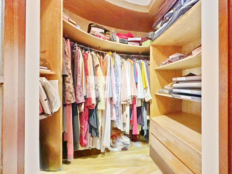 潭子頭家開心一百4房平車（專任）房屋室內格局與周邊環境