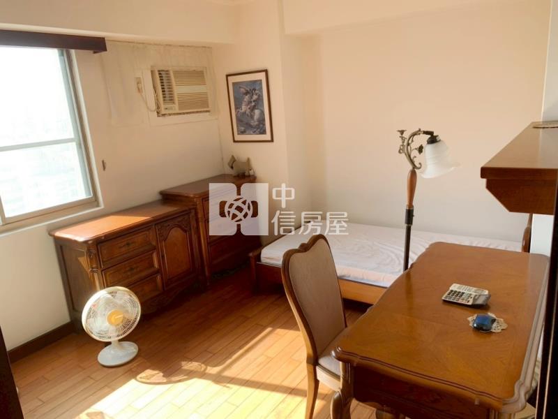 中壢忠福樓中樓景觀2+1房車房屋室內格局與周邊環境