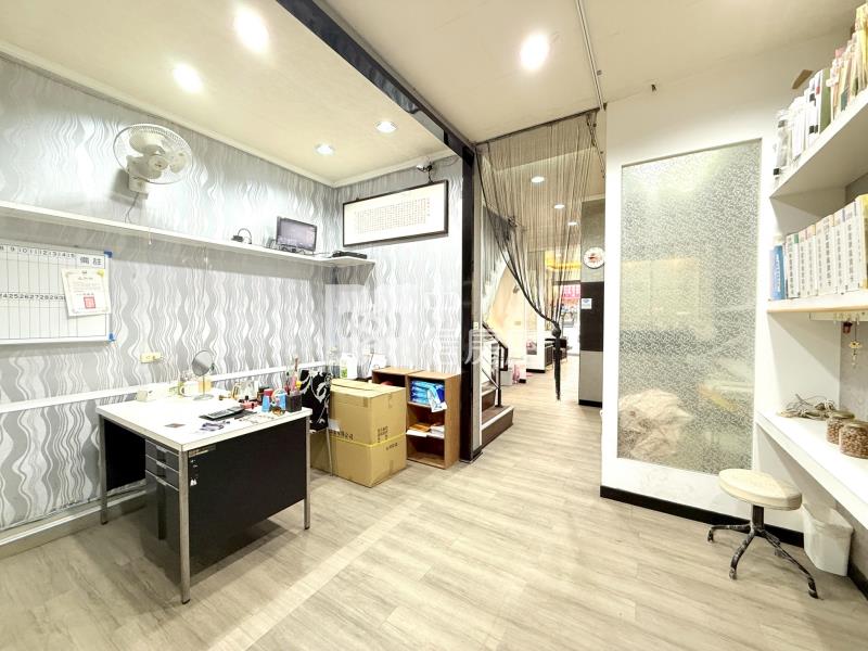 大成路臨18米路店面出售房屋室內格局與周邊環境