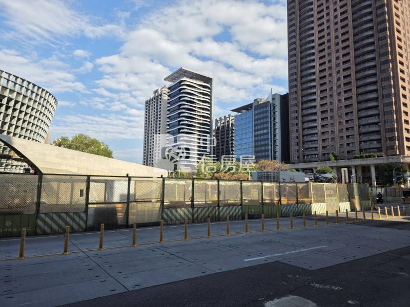 【奔馳】桃園世貿帝國商辦房屋室內格局與周邊環境