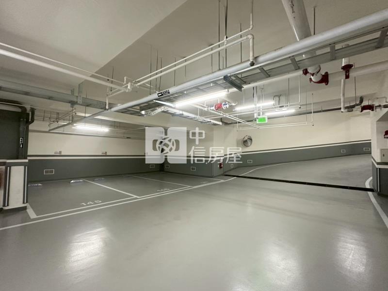 興大國圖館｜上和苑8米面寬挑高店面雙平車房屋室內格局與周邊環境