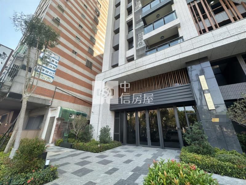 興大國圖館｜上和苑8米面寬挑高店面雙平車房屋室內格局與周邊環境