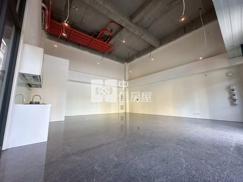 興大國圖館｜上和苑8米面寬挑高店面雙平車房屋室內格局與周邊環境