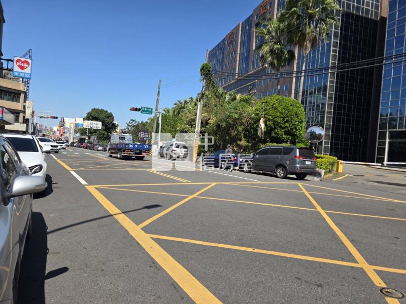 【奔馳】桃園光速21商辦房屋室內格局與周邊環境