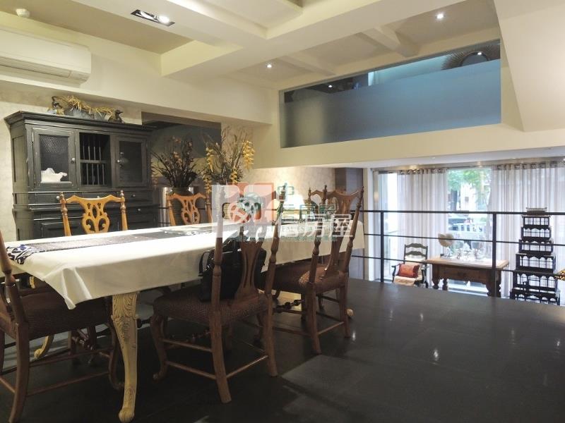 科大一雙店面房屋室內格局與周邊環境