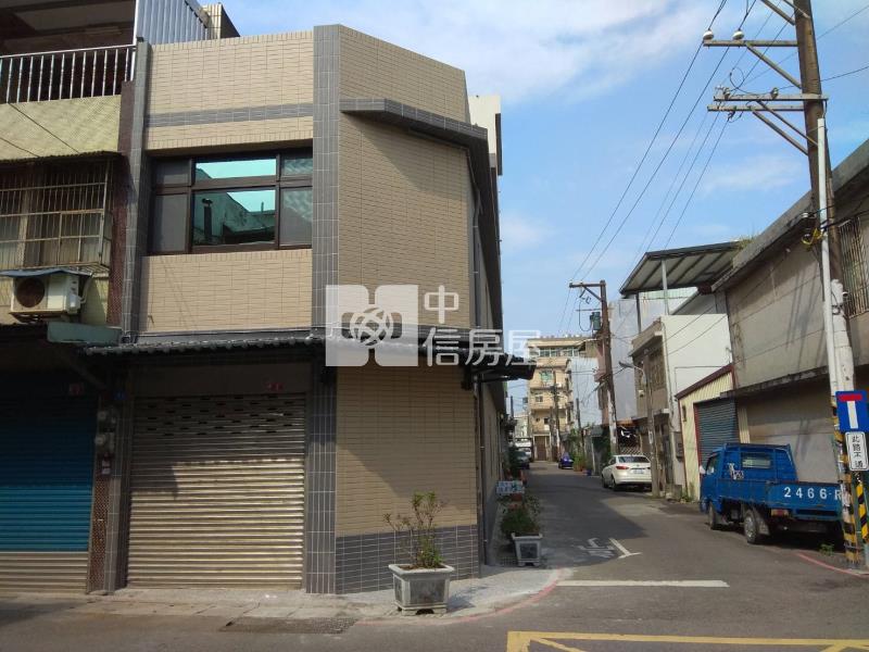 南亞大地坪邊間美透天房屋室內格局與周邊環境