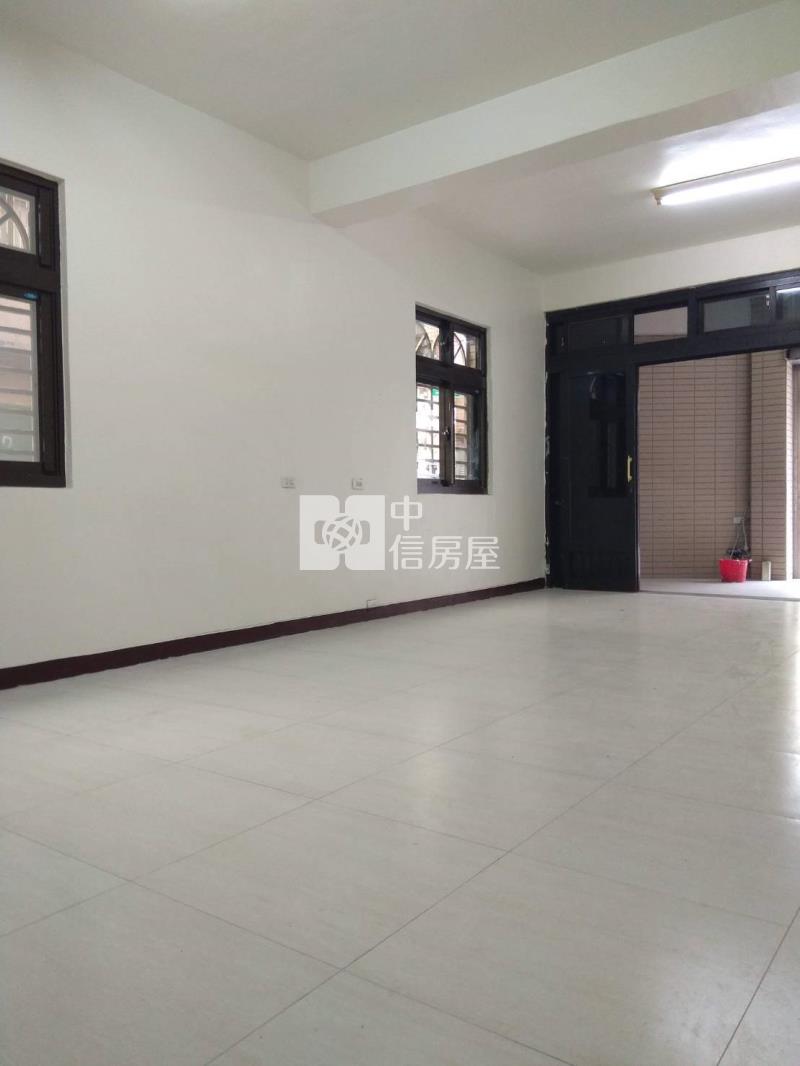 南亞大地坪邊間美透天房屋室內格局與周邊環境