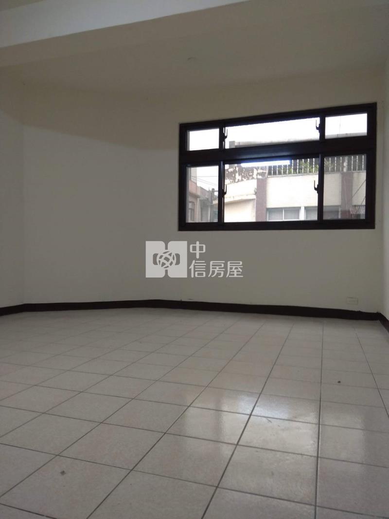 南亞大地坪邊間美透天房屋室內格局與周邊環境