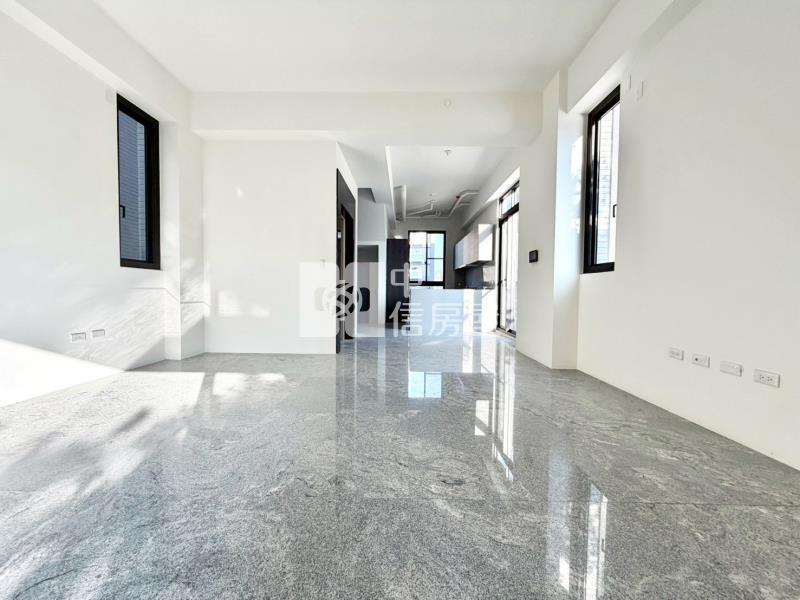 基創御山單元十二南興公園獨棟全新電梯別墅房屋室內格局與周邊環境