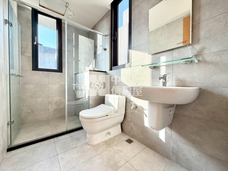 基創御山單元十二南興公園獨棟全新電梯別墅房屋室內格局與周邊環境