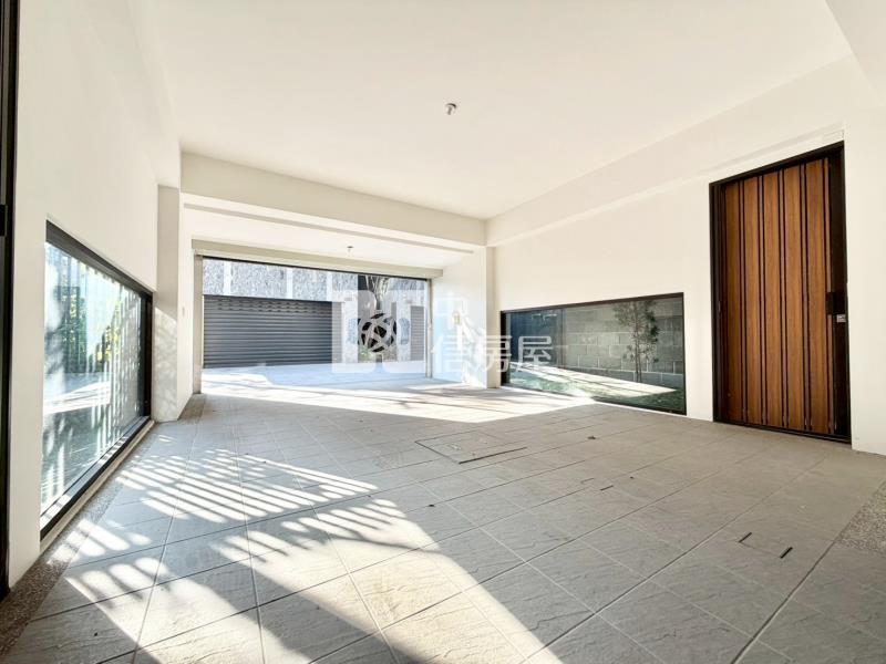 基創御山單元十二南興公園獨棟全新電梯別墅房屋室內格局與周邊環境