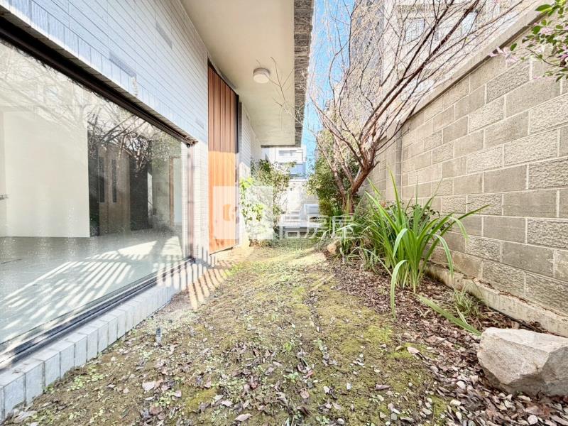 基創御山單元十二南興公園獨棟全新電梯別墅房屋室內格局與周邊環境