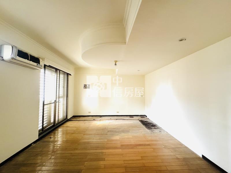 龍潭交流道旁大面寬双棟別墅房屋室內格局與周邊環境