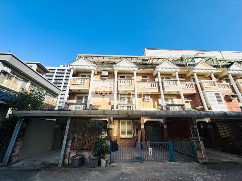 龍潭交流道旁大面寬双棟別墅房屋室內格局與周邊環境