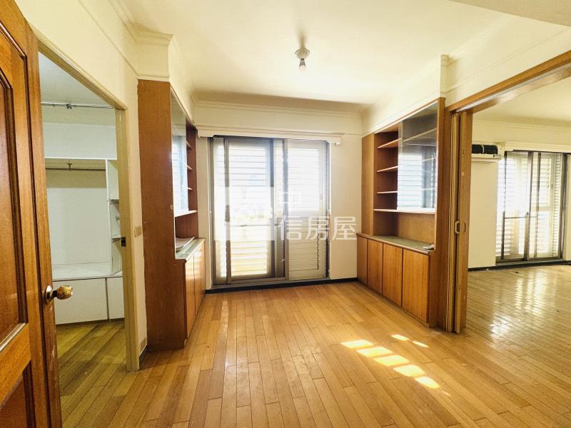 龍潭交流道旁大面寬双棟別墅房屋室內格局與周邊環境