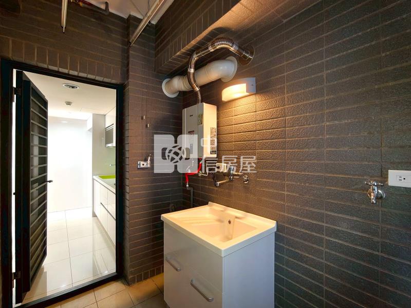 高樓景觀溫馨三房雙衛開窗通風好屋況新穎可直接入住(專)房屋室內格局與周邊環境