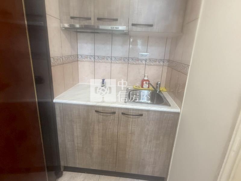 近SOGO摩登美套房房屋室內格局與周邊環境