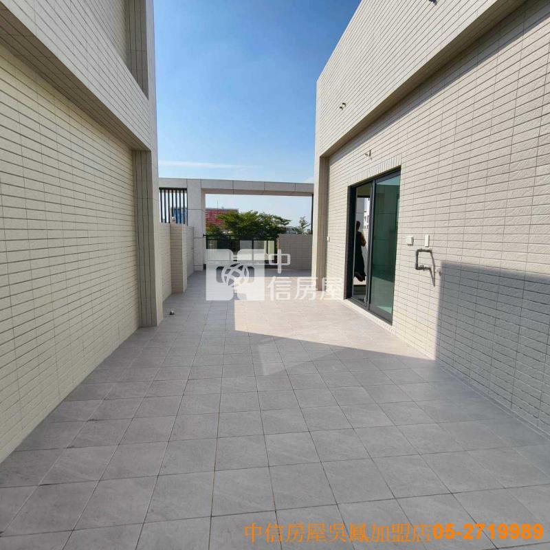 市中心全新雙車電梯店墅房屋室內格局與周邊環境