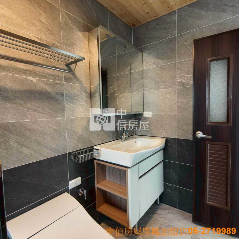 市中心全新雙車電梯店墅房屋室內格局與周邊環境