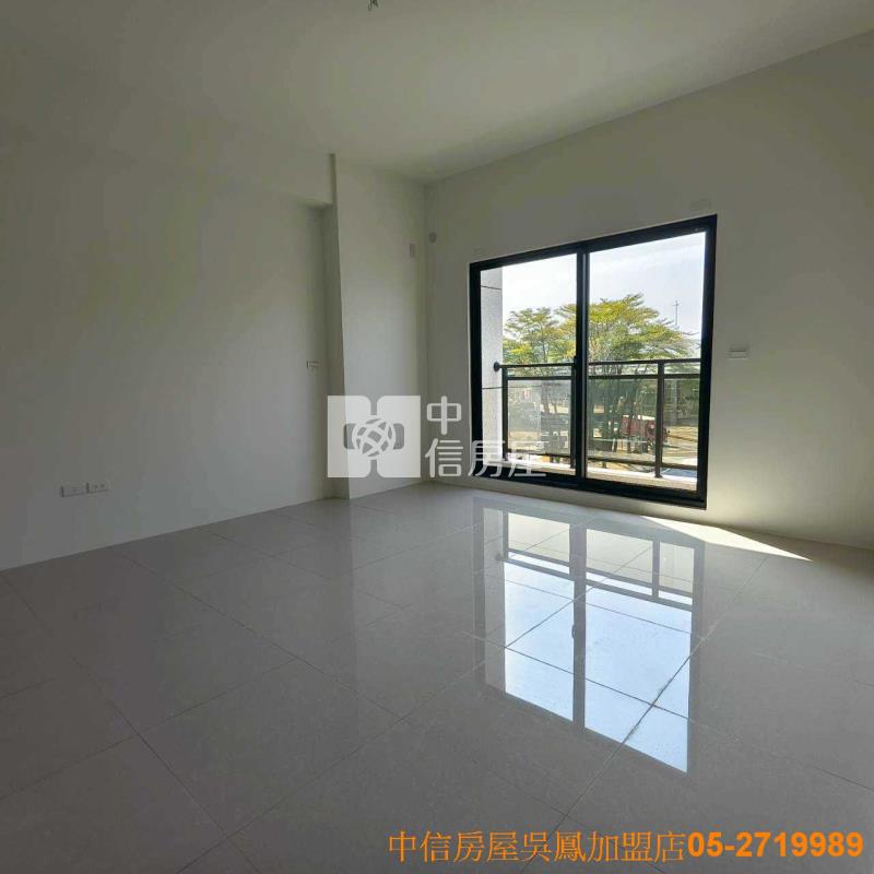 市中心全新雙車電梯店墅房屋室內格局與周邊環境