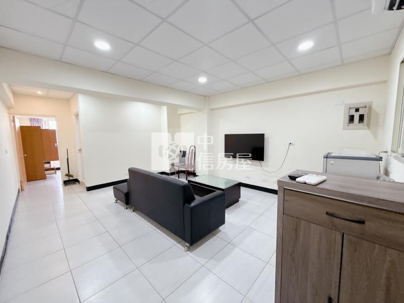 中原商圈.一房一廳大空間電梯套房房屋室內格局與周邊環境