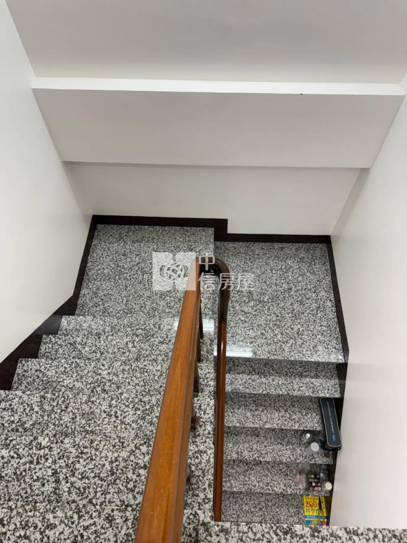 近南紡傳奇透天房屋室內格局與周邊環境