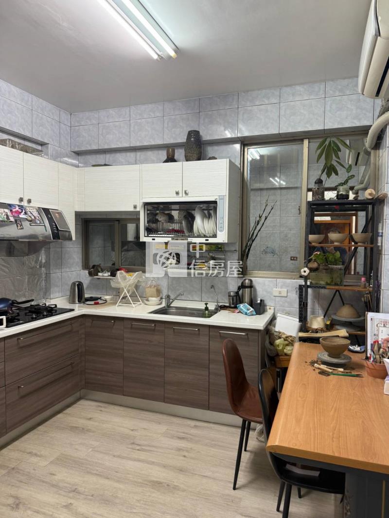 近南紡傳奇透天房屋室內格局與周邊環境