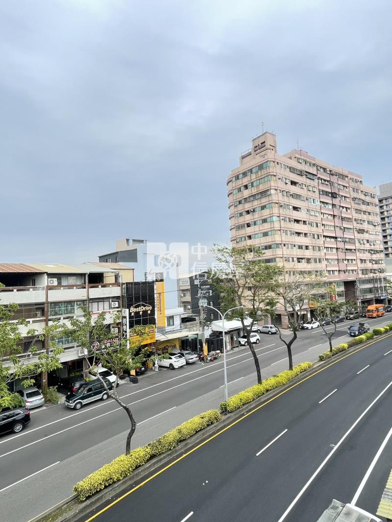 高鐵特區正興路透店房屋室內格局與周邊環境