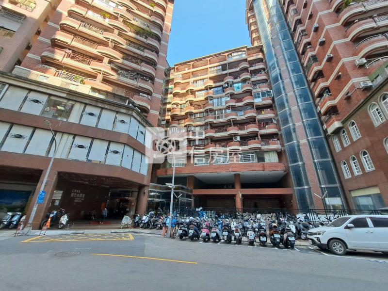 巨蛋捷運商圈翻新美宅房屋室內格局與周邊環境