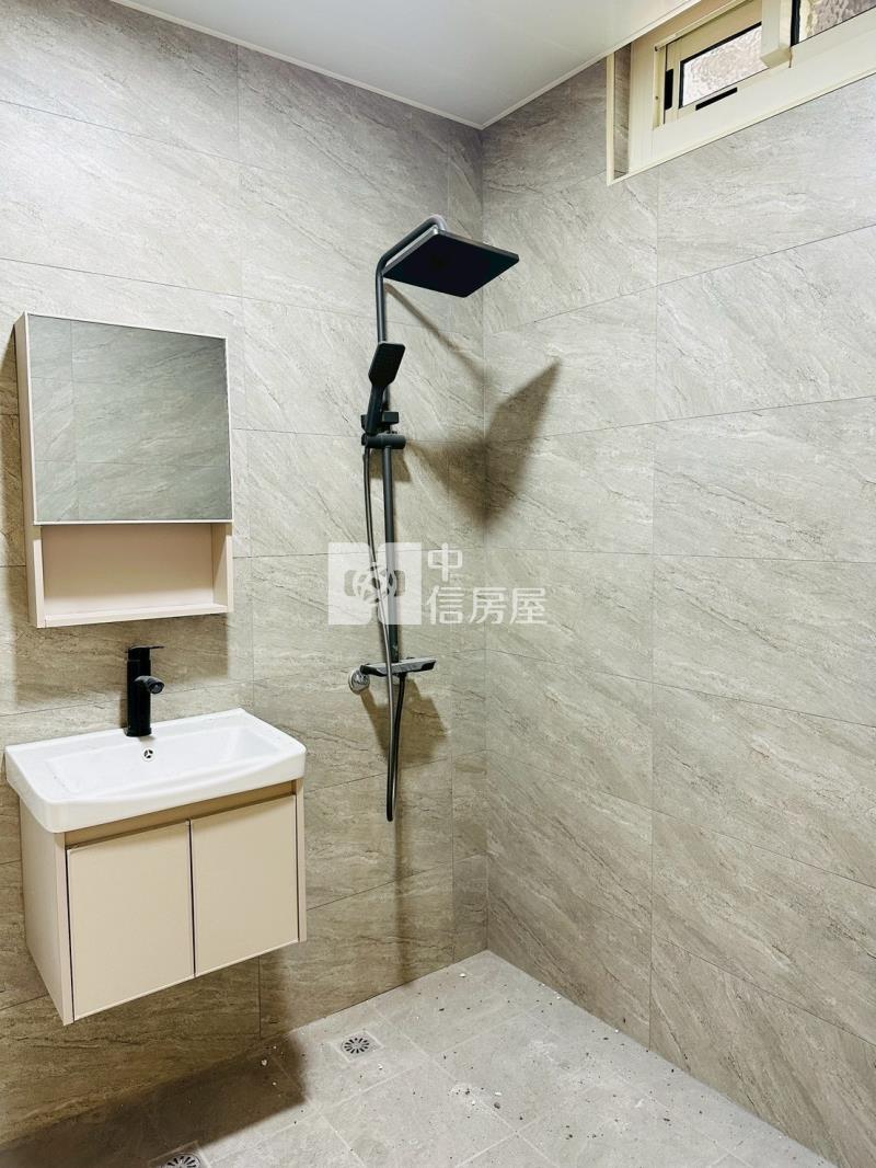 正瑞梅國小旁公園學區透天房屋室內格局與周邊環境