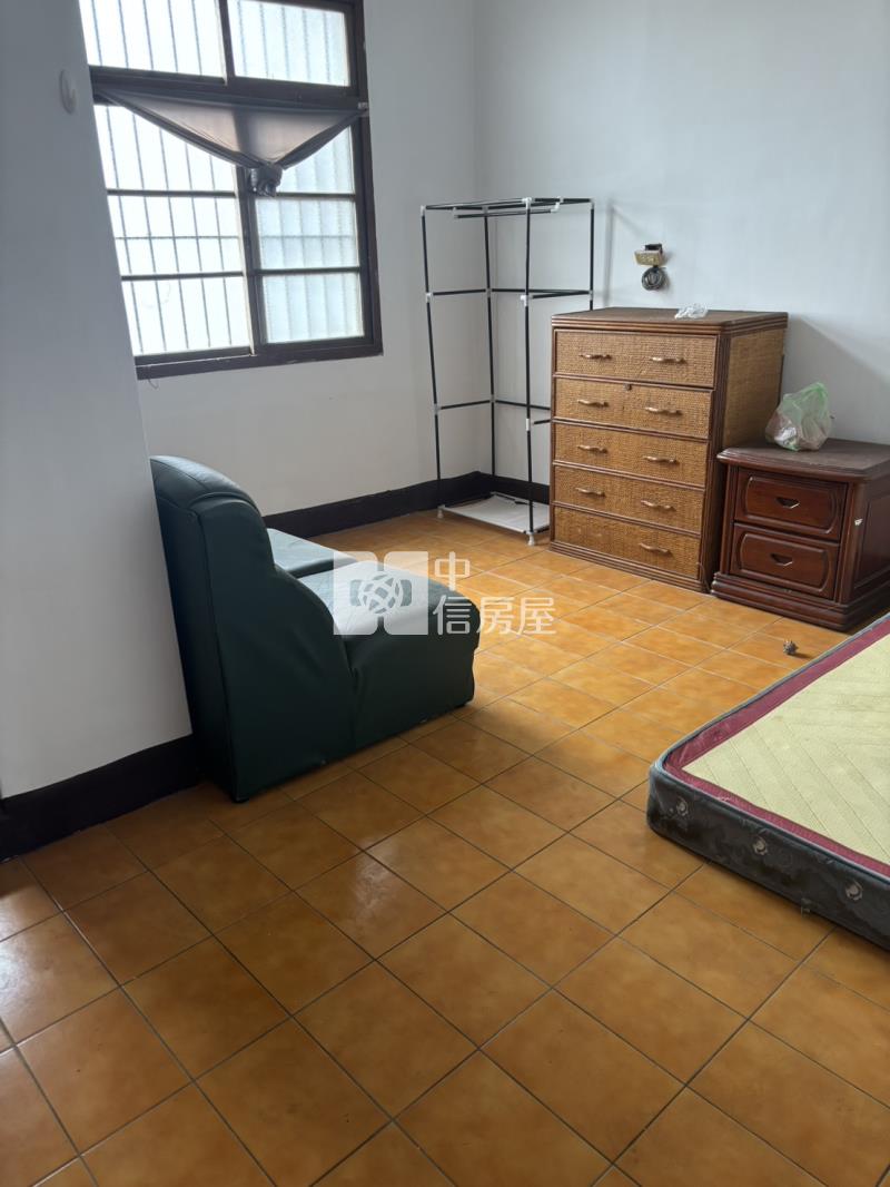 高鐵旁無保登透天店面房屋室內格局與周邊環境