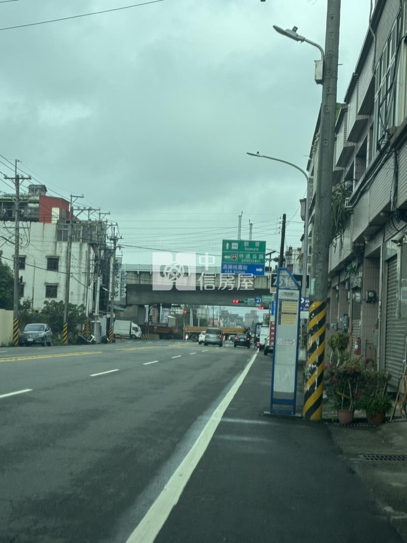 高鐵旁無保登透天店面房屋室內格局與周邊環境