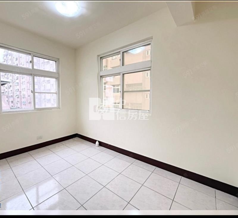 火車站雙車位邊間別墅房屋室內格局與周邊環境