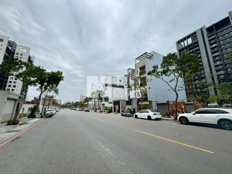 北屯機捷百坪獨棟收租黃金店面房屋室內格局與周邊環境