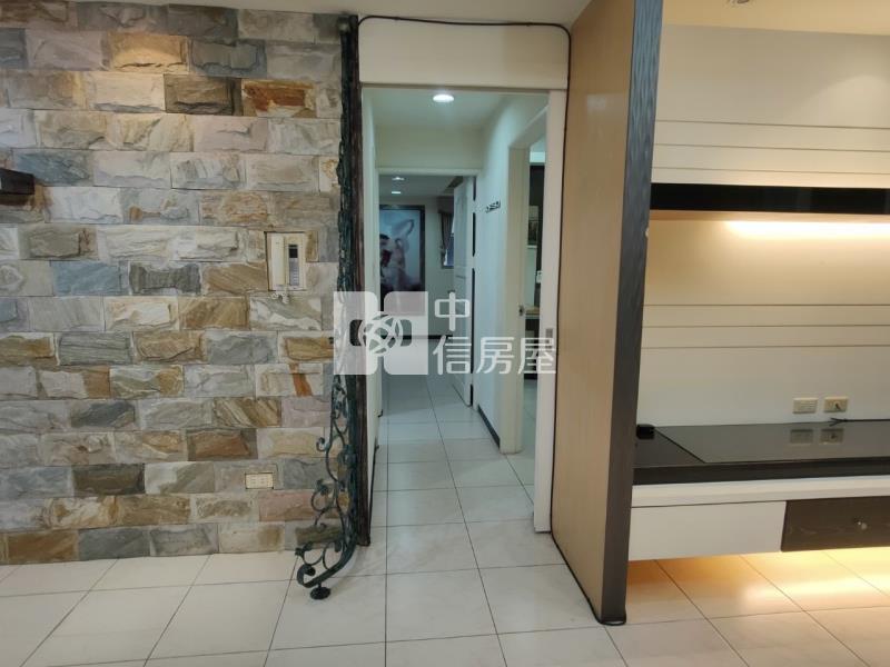 儷景富邑三改二房平車房屋室內格局與周邊環境