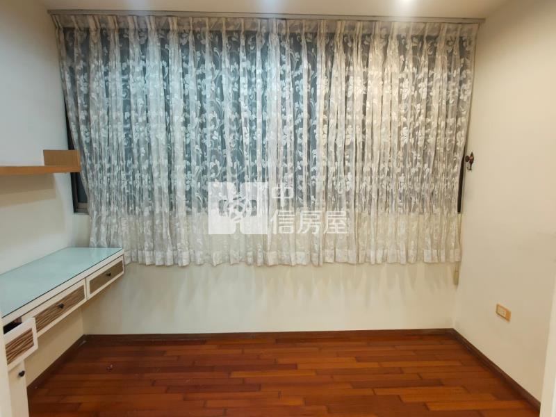 儷景富邑三改二房平車房屋室內格局與周邊環境