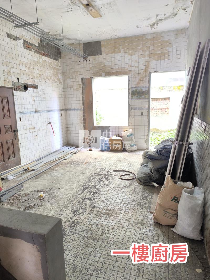 （專簽）何厝國小大地坪透天房屋室內格局與周邊環境