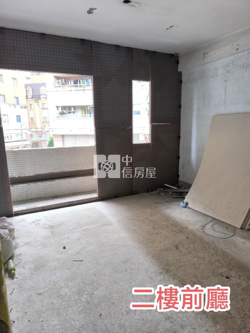 （專簽）何厝國小大地坪透天房屋室內格局與周邊環境