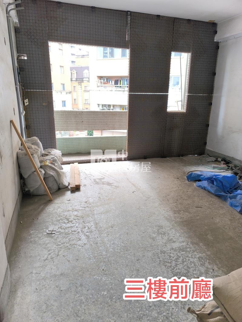 （專簽）何厝國小大地坪透天房屋室內格局與周邊環境