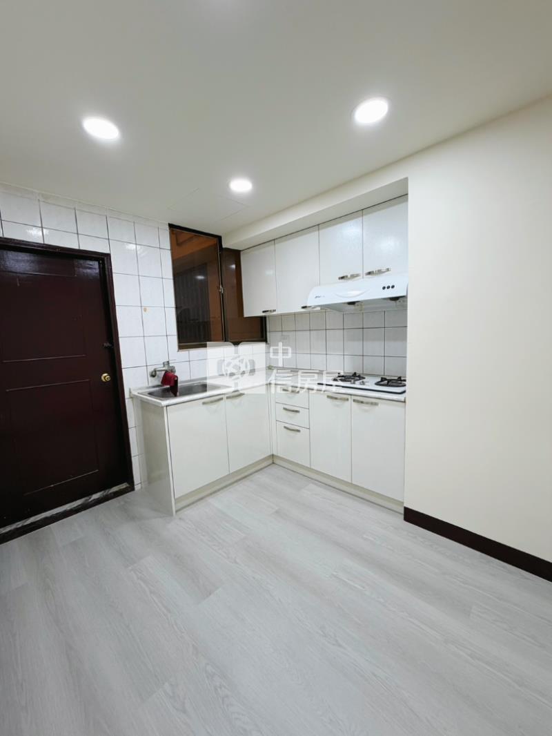 體育園區裝潢美三房房屋室內格局與周邊環境