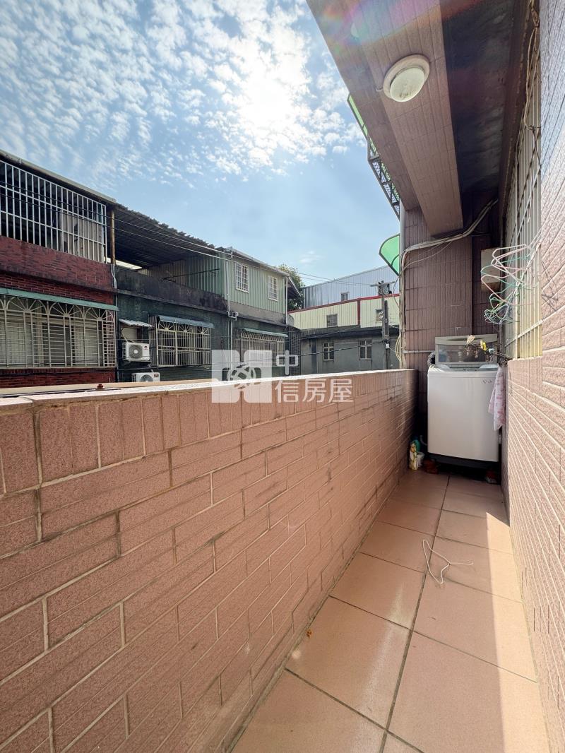 龍岡國小活巷透天房屋室內格局與周邊環境