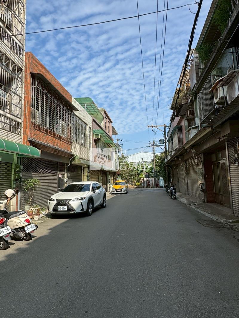 龍岡國小活巷透天房屋室內格局與周邊環境