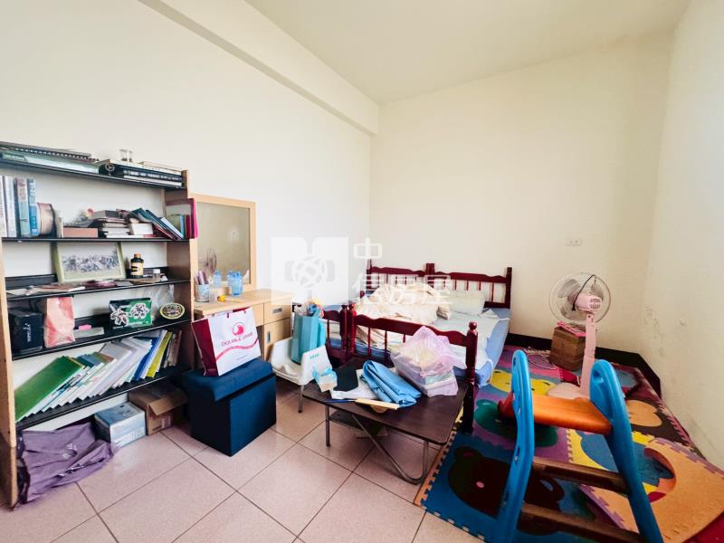 僑建朝南別墅房屋室內格局與周邊環境