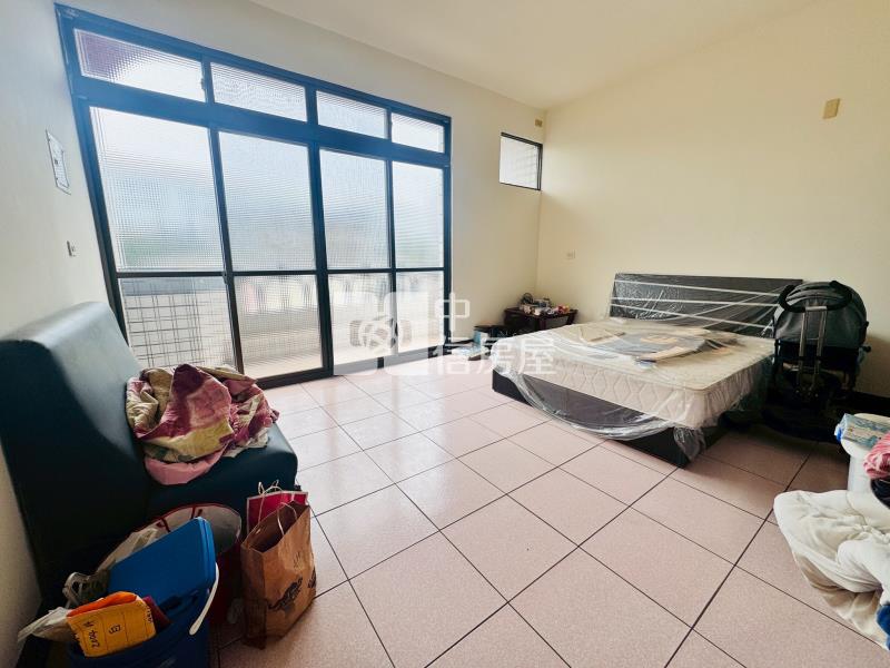 僑建朝南別墅房屋室內格局與周邊環境