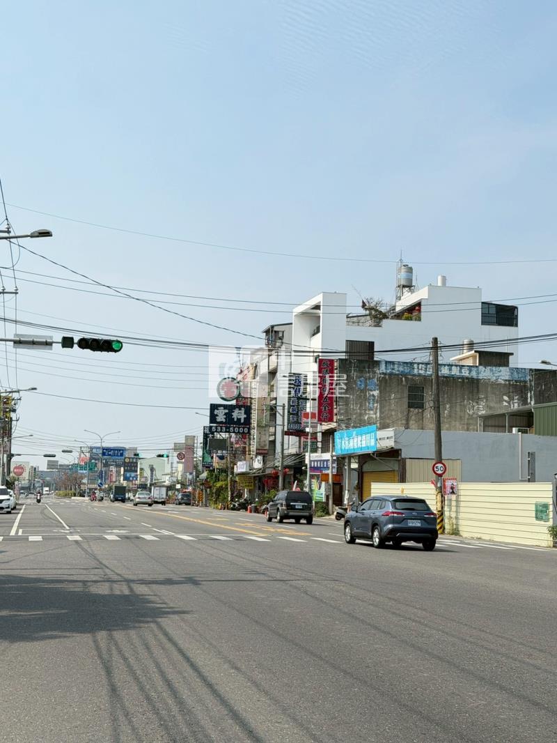 斗六文化路大面寬店面房屋室內格局與周邊環境