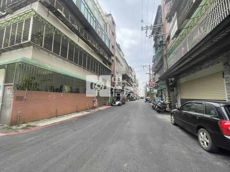 宋屋國小旁三角窗一樓店住房屋室內格局與周邊環境