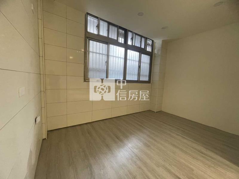 宋屋國小旁三角窗一樓店住房屋室內格局與周邊環境