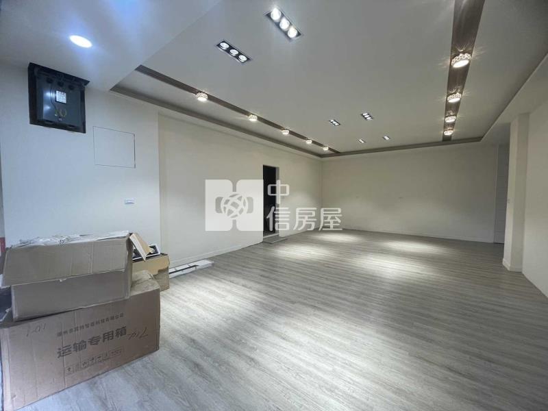 宋屋國小旁三角窗一樓店住房屋室內格局與周邊環境