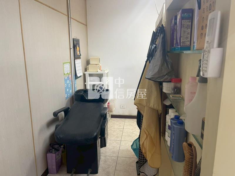 市區低總價一樓店面房屋室內格局與周邊環境