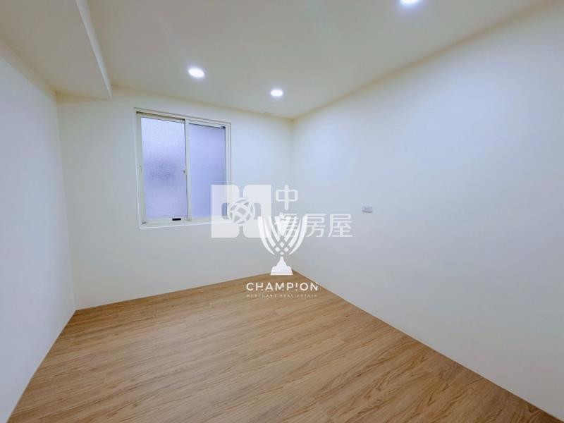 【冠軍】七堵河岸非頂樓全新三房房屋室內格局與周邊環境